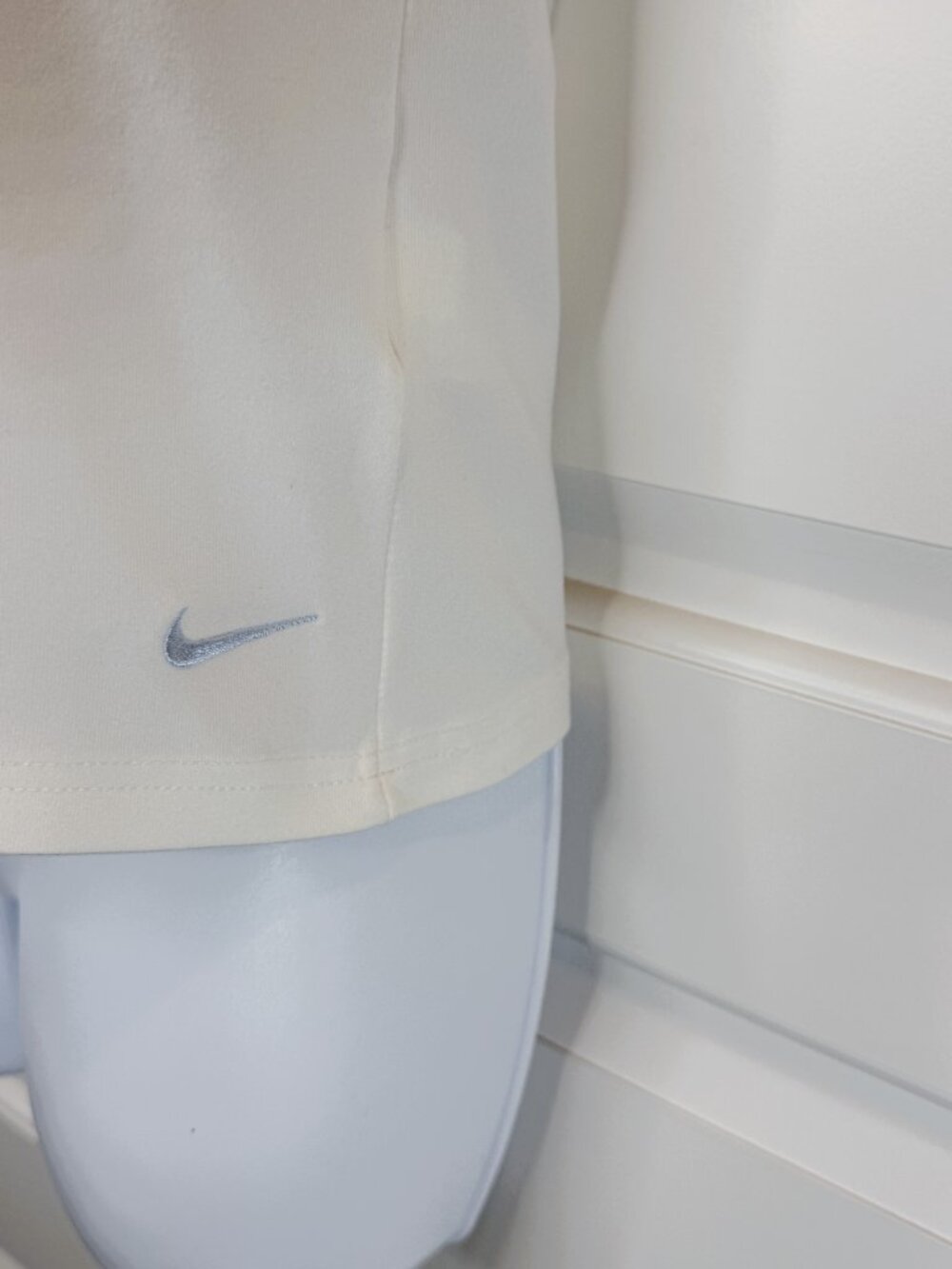 Nike Dri-FIT Top Women’s soze S white Blue Embroidered Short Sleeve - Picture 5 of 15